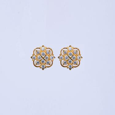 Closed setting sales diamond studs